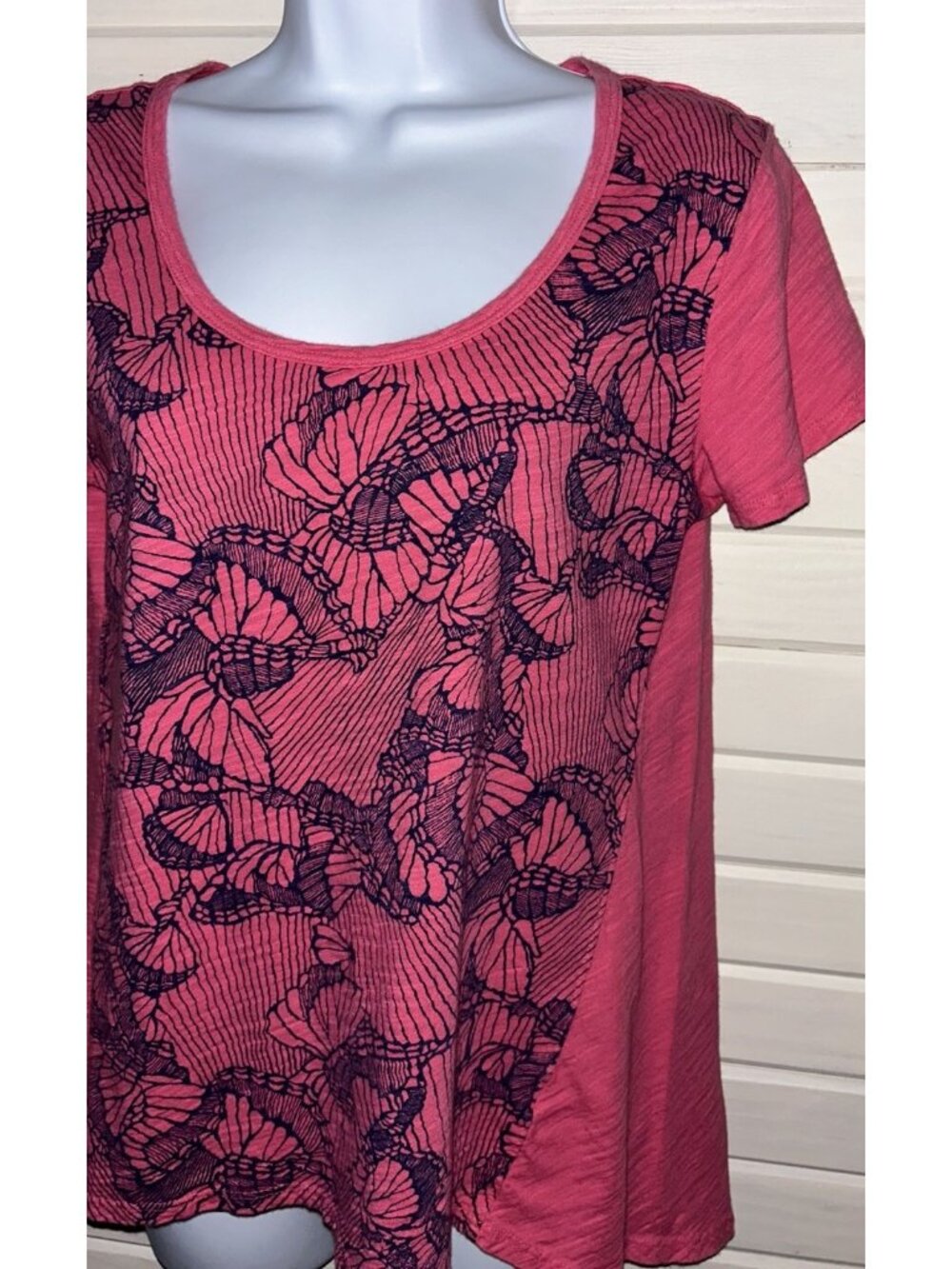 Fresh Produce Sz MEDIUM Pink Floral Scoop Neck Cotton T-Shirt USA Made Tee EUC